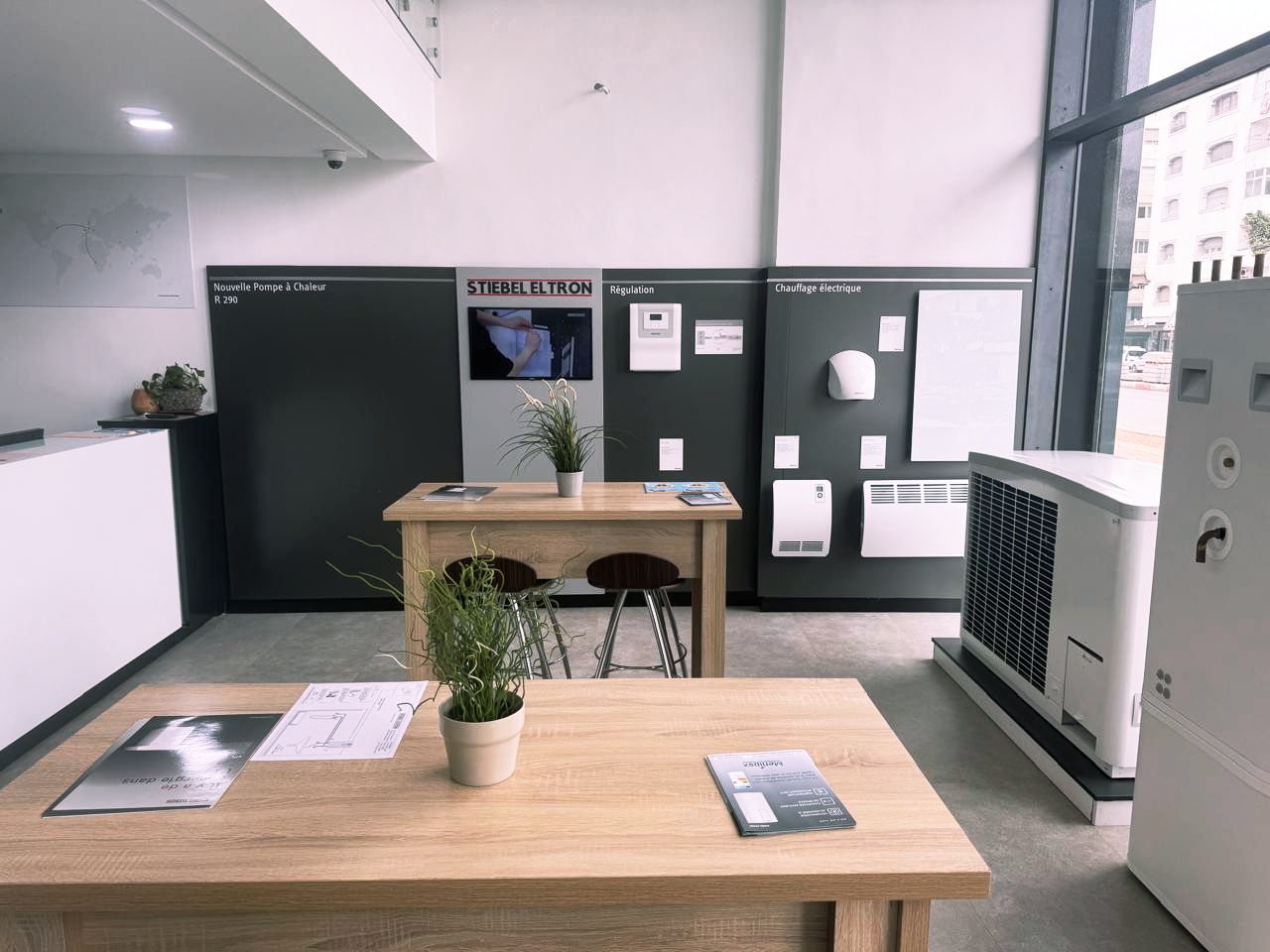 L'espace d'accueil du showroom Menipex, Casablanca