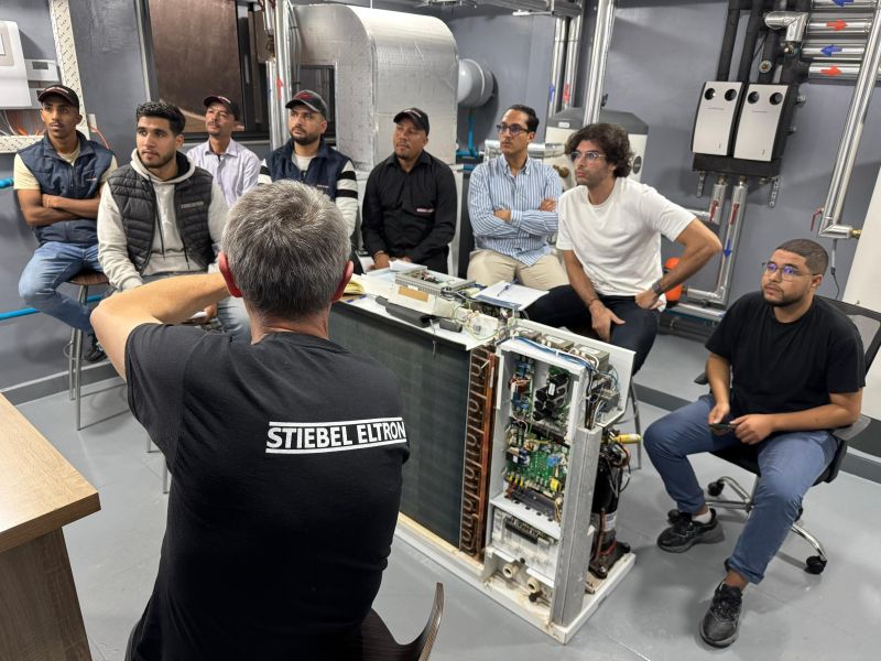 Formation technique de l'équipe Menipex sur une pompe à chaleur ouverte